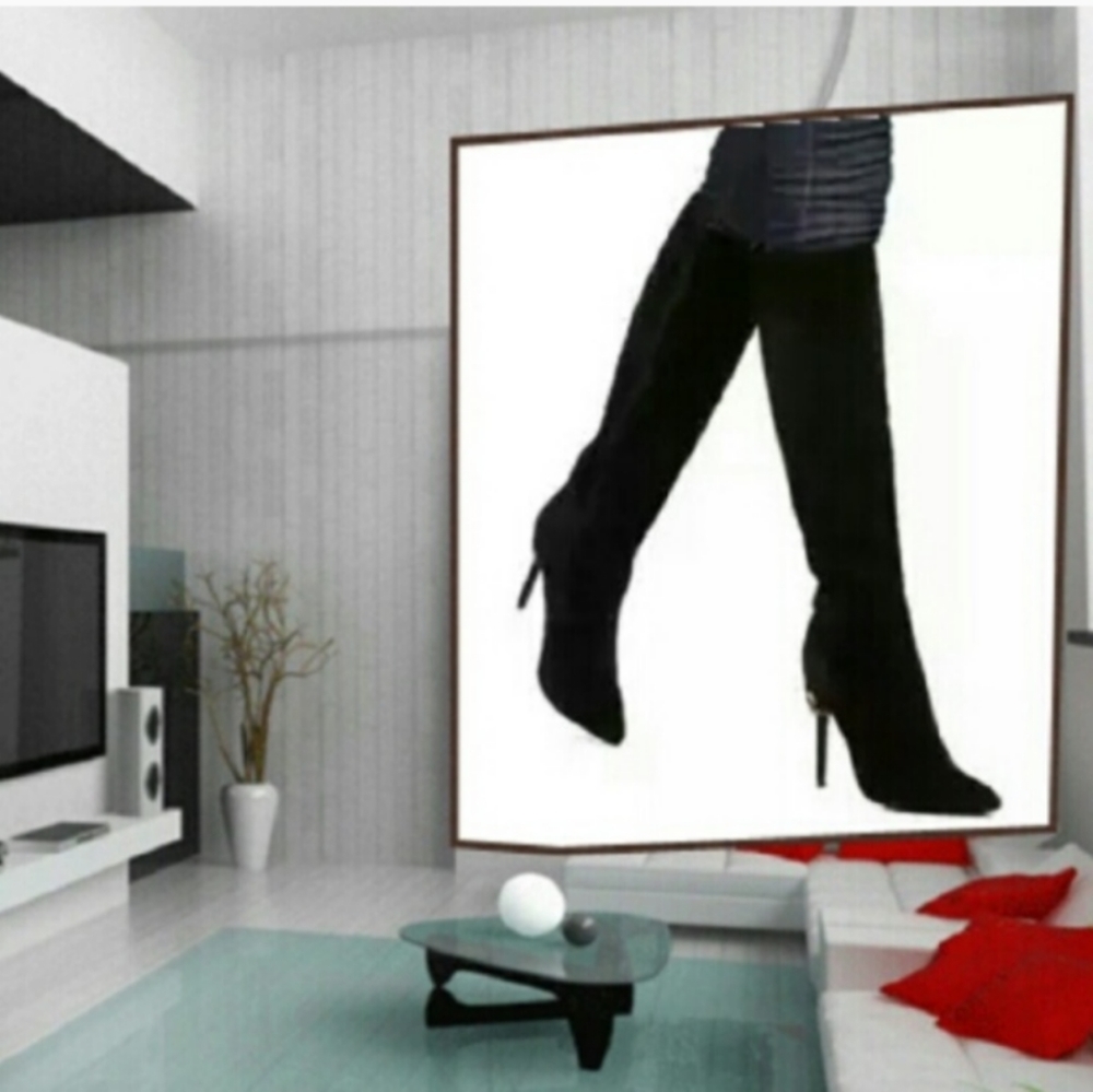 Black heeled boots
